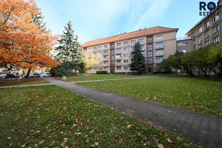 Pronájem bytu 2+1 58 m² s balkonem, Kladno – Kročehlavy