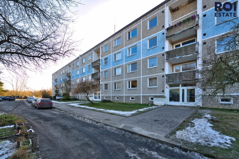 Pronájem bytu 2+1 46 m² – Milovice, Boží dar
