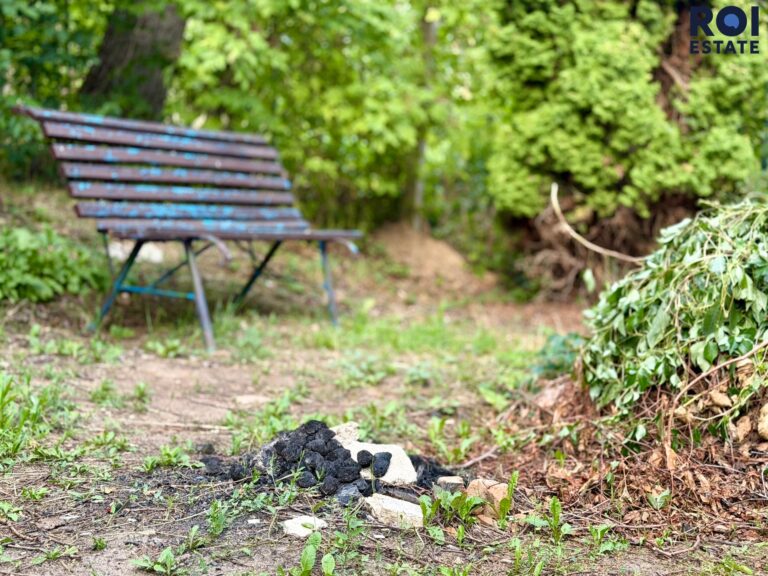 Pronájem bytu 1+kk , celková plocha 27 m², Brno – Pisárky, s terasou, sklepem a společnou zahradou s ohništěm