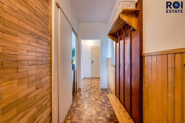 Prostorný byt 2+1 (61m2) s lodžií a obrovským potenciálem (Blansko – Pod Javory)