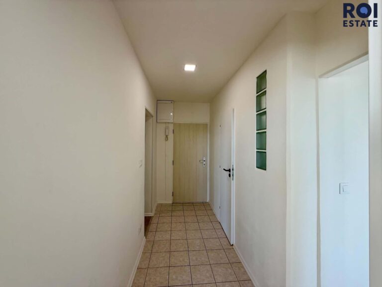 Moderní a světlý byt 3+1 , 68 m² po kompletní rekonstrukci s balkonem – Elplova 36, Brno