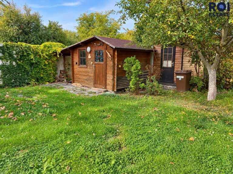 Rodinný dům 4+kk se zahradou 400 m² a pergolou – Lysá nad Labem
