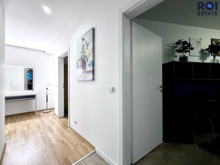 Pronájem vybaveného bytu 3+kk 85 m², Brno – Staré Brno s krásnou lodžií 11 m2, skladem 2,4m2 a parkováním  12m2