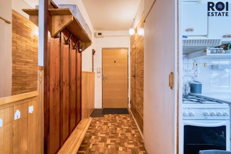 Prostorný byt 2+1 (61m2) s lodžií a obrovským potenciálem (Blansko – Pod Javory)