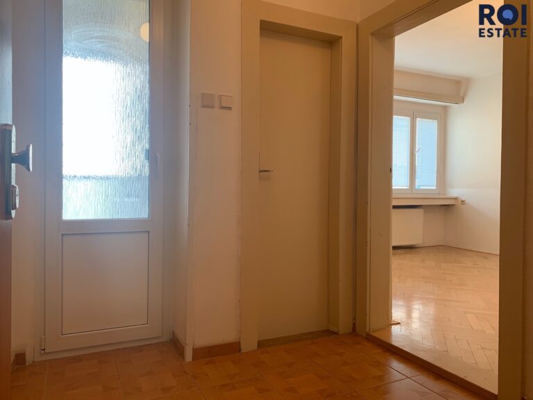 Pronájem bytu 2+kk 66m² s balkonem, Kladno – Kročehlavy