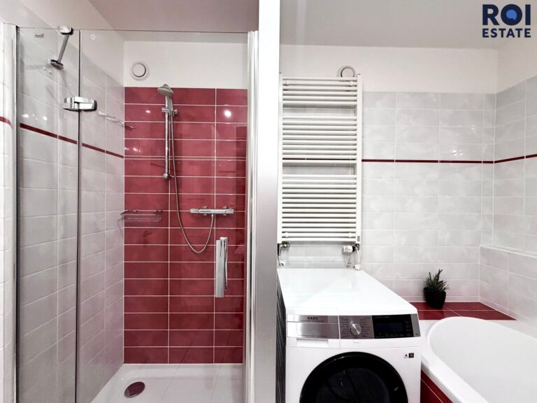 Pronájem vybaveného bytu 3+kk 85 m², Brno – Staré Brno s krásnou lodžií 11 m2, skladem 2,4m2 a parkováním  12m2