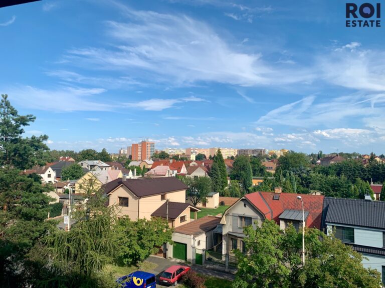 Pronájem bytu 2+kk 66m² s balkonem, Kladno – Kročehlavy
