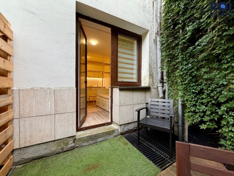 Pronájem bytu 1+kk , celková plocha 27 m², Brno – Pisárky, s terasou, sklepem a společnou zahradou s ohništěm
