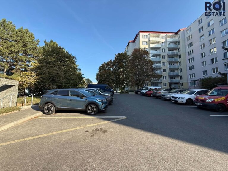 Moderní a světlý byt 3+1 , 68 m² po kompletní rekonstrukci s balkonem – Elplova 36, Brno