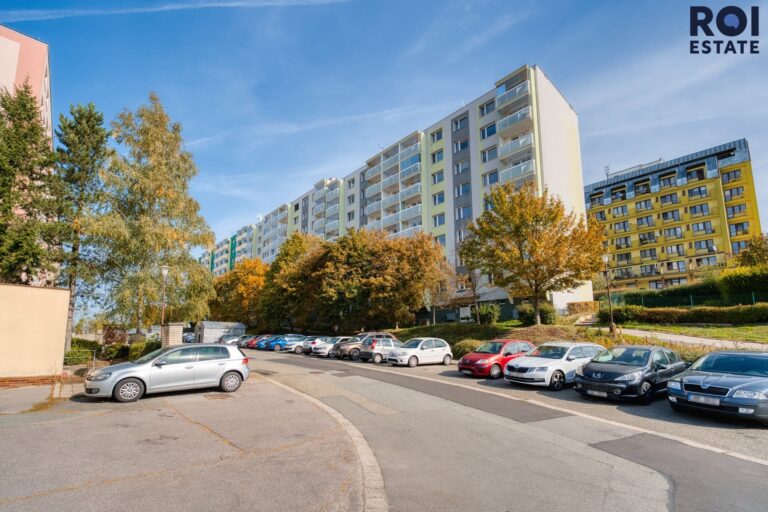 Prostorný byt 2+1 (61m2) s lodžií a obrovským potenciálem (Blansko – Pod Javory)
