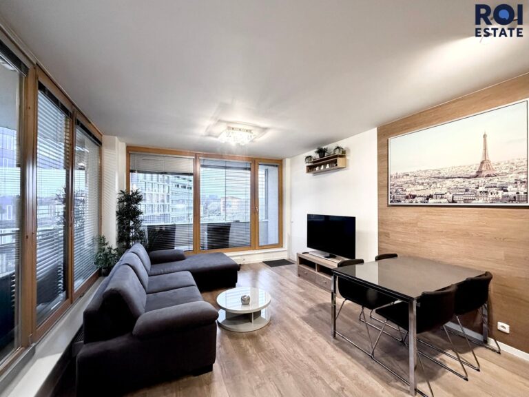Pronájem vybaveného bytu 3+kk 85 m², Brno – Staré Brno s krásnou lodžií 11 m2, skladem 2,4m2 a parkováním  12m2