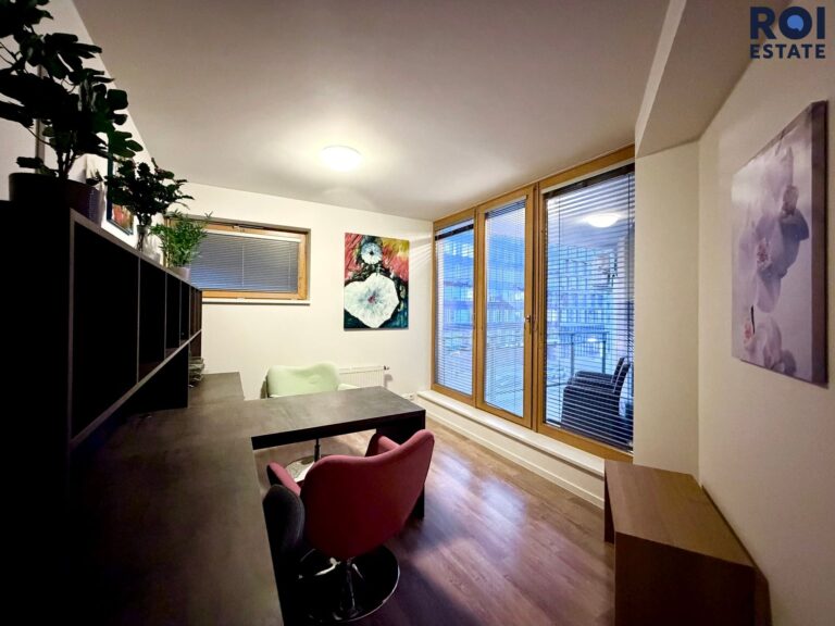 Pronájem vybaveného bytu 3+kk 85 m², Brno – Staré Brno s krásnou lodžií 11 m2, skladem 2,4m2 a parkováním  12m2